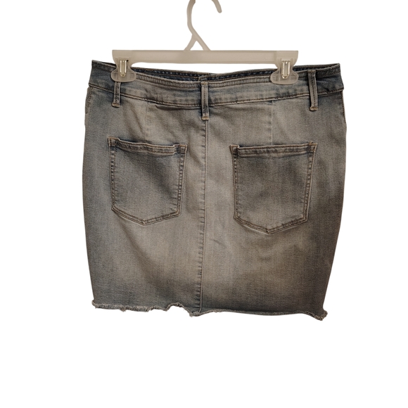 Maurices Women's Size 12 Light Blue Denim Mini Skirt - Picture 2 of 4